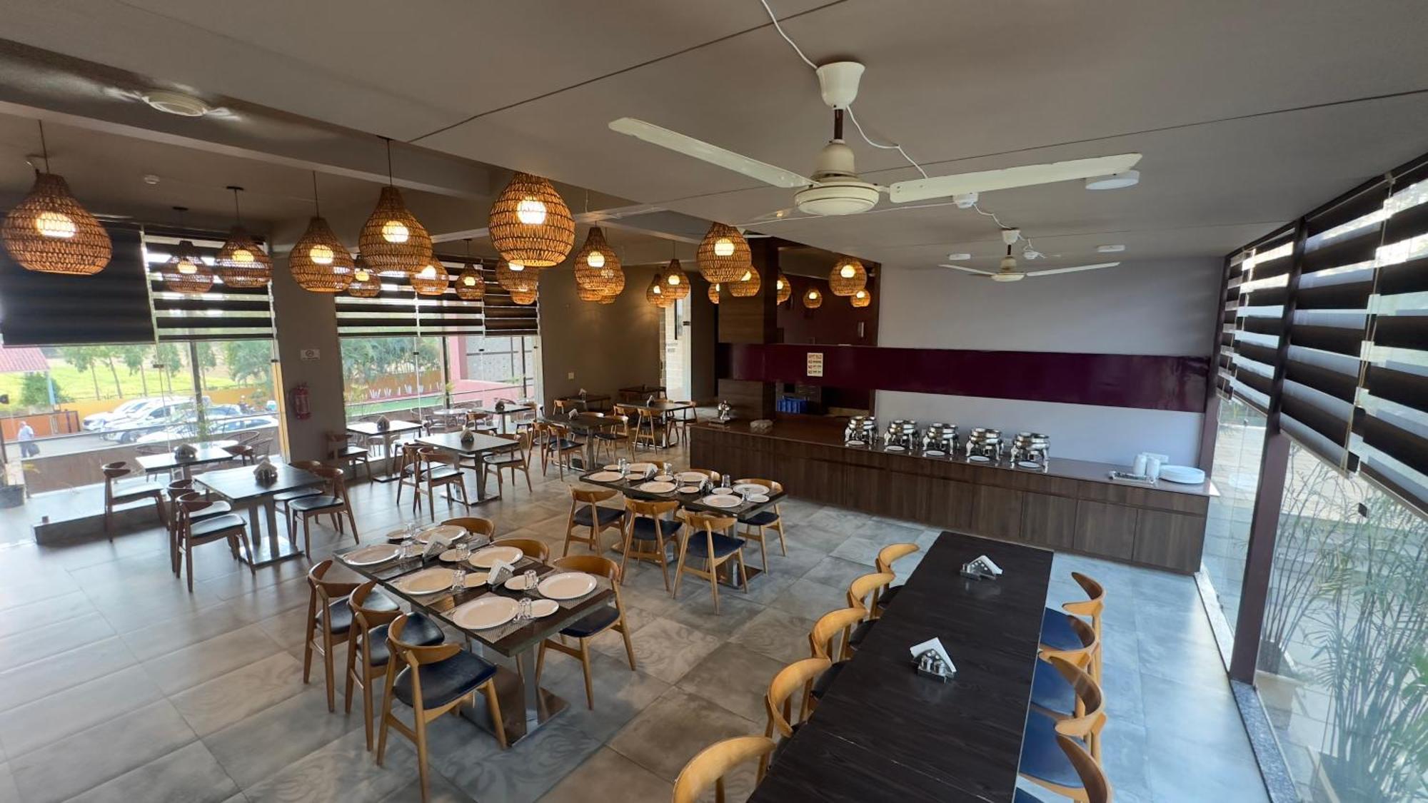 Lion Park Hotel & Resorts Sasan Gir Exterior photo